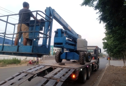 cho-thue-xe-boom-lift-43-met-cho-cong-trinh-tai-kcn-dong-xoai-binh-phuoc