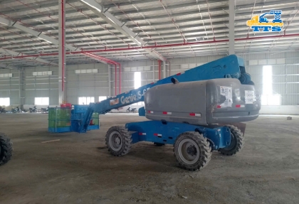 cho-thue-xe-boom-lift-43-met-cho-cong-trinh-tai-kcn-dong-phu-binh-phuoc